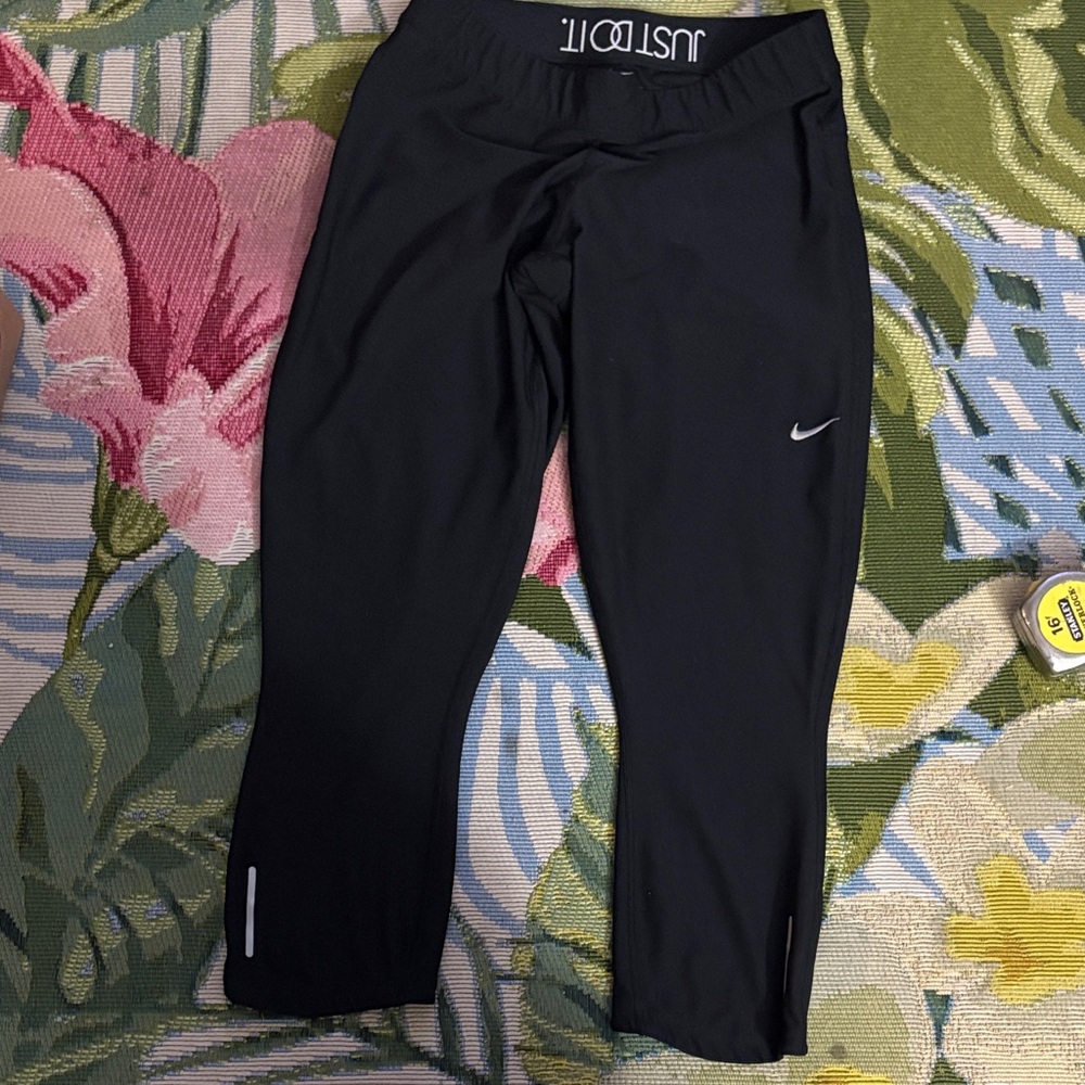 Nike Black Crop Leggings SZ Large
